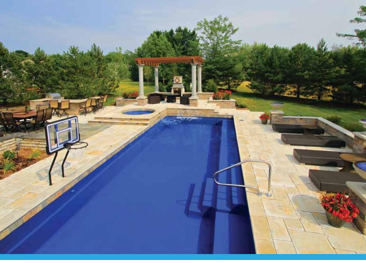 Fiberglass swimming pool